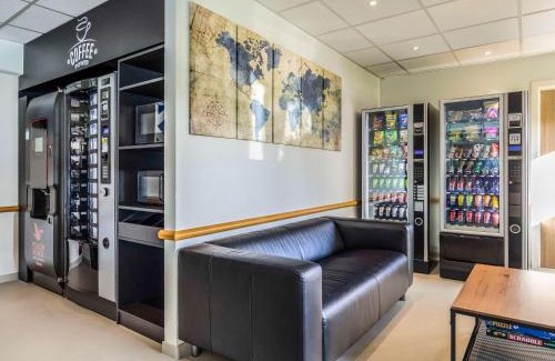 Heppignies Hotel | Budget-Friendly ibis Budget Charleroi Airport with Great Amenities