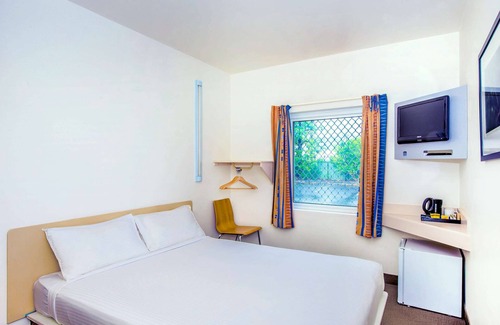 Coffs Harbour Hotel | Budget-Friendly Ibis Budget Coffs Harbour with Pool & Breakfast
