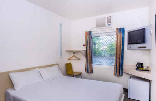 Coffs Harbour Hotel | Budget-Friendly Ibis Budget Coffs Harbour with Pool & Breakfast