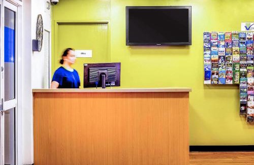 Coffs Harbour Hotel | Budget-Friendly ibis Budget Coffs Harbour with Pool Access