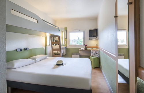 Chasseneuil-du-Poitou Hotel | Budget-Friendly Ibis Budget Poitiers Nord with Spa & More