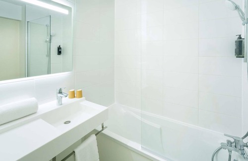 Sainte-Luce-sur-Loire Hotel | Budget-Friendly ibis budget Nantes Sainte Luce with Spa