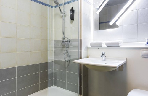 Fresnes Hotel | Budget-Friendly Ibis Budget Fresnes with Spa and Breakfast