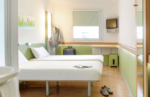 Krefeld Hotel | Budget-Friendly ibis budget Krefeld Messe with Breakfast