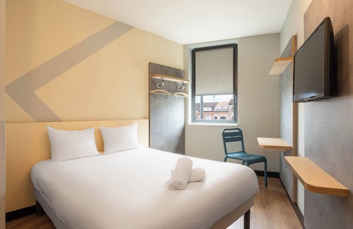 Blauwput Hotel | Budget-Friendly ibis budget Leuven Centrum with Great Amenities