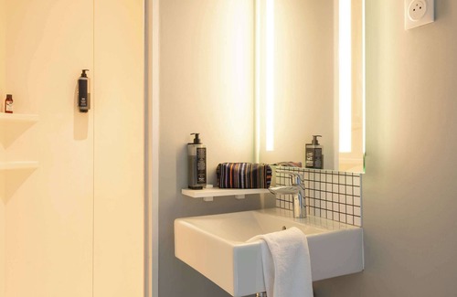 Blauwput Hotel | Budget-Friendly ibis budget Leuven Centrum with Great Amenities