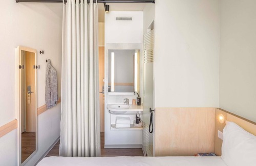Paradiso Hotel | Comfortable ibis budget Lugano Paradiso with Spa & Dining
