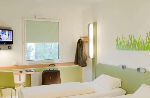 Saint-Menet Hotel | Budget-Friendly Stay at Ibis Budget Marseille Est Porte d'Aubagne