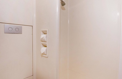 Wallsend Hotel | Budget-Friendly Ibis Budget Newcastle with Family Amenities
