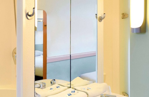 Sud Loire Hotel | Budget-Friendly Stay at Ibis Budget Orléans Sud Co’met