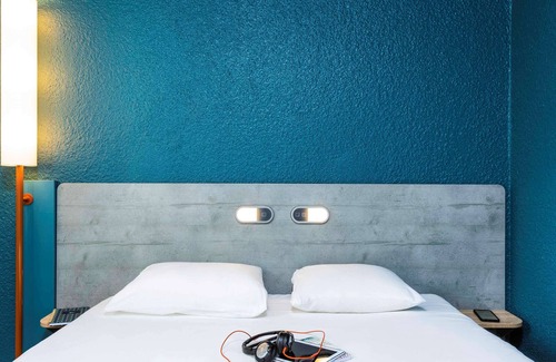 Le Kremlin-Bicetre Hotel | Comfortable ibis budget Paris Porte d'Italie Est Awaits