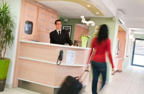 Patos de Minas Hotel | Budget-Friendly Ibis Patos de Minas: Pet Friendly & More