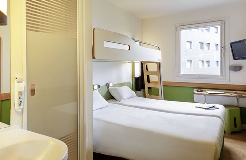 Pontarlier Hotel | Budget-Friendly ibis budget Pontarlier with Spa & Restaurant