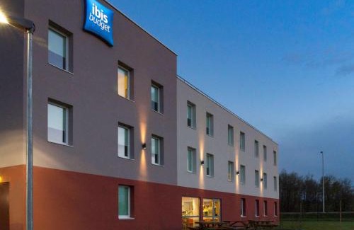 Romorantin-Lanthenay Hotel | Comfortable ibis budget Romorantin: Pet-Friendly Stay