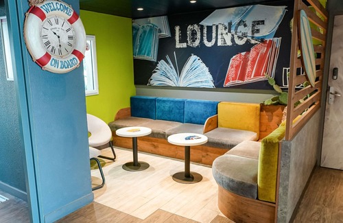 Sete Hotel | Affordable ibis budget Sète Centre with Family-Friendly Amenities