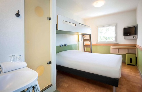 Selestat Hotel | Comfortable Ibis Budget Sélestat with Family-Friendly Amenities