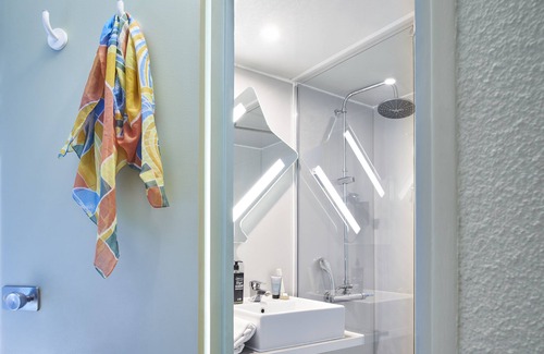 Saint-Ouen-l'Aumone Hotel | Affordable ibis budget Saint Ouen l'Aumône with Spa & Dining