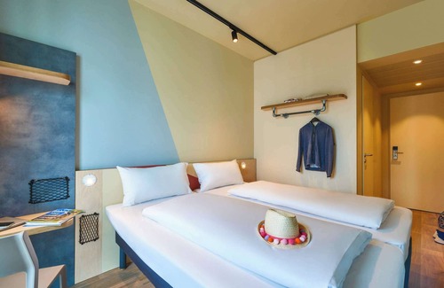 Singen Hotel | Budget-Friendly Ibis Budget Singen with Family Amenities
