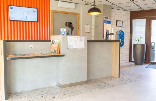 Chambray-les-Tours Hotel | Pet-Friendly ibis budget Tours Sud with Family-Friendly Amenities