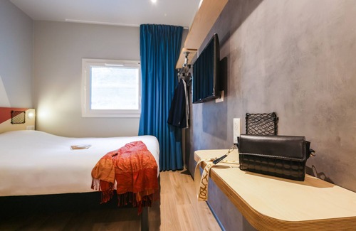 Villemomble Hotel | Budget-Friendly ibis budget Villemomble with Spa & Breakfast