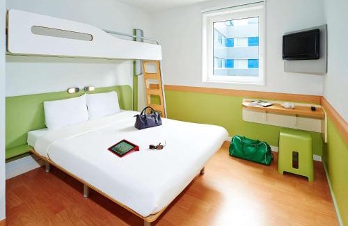 District 5 Hotel | Budget-Friendly ibis budget Zurich City West with Great Amenities