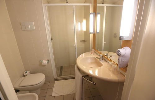Congreso Hotel | Budget-Friendly ibis Buenos Aires Congreso with Great Amenities