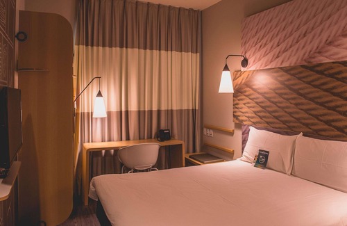 Centro Hotel | Welcoming Ibis Carlos Barbosa: Rated 8.8, Family-Friendly Amenities