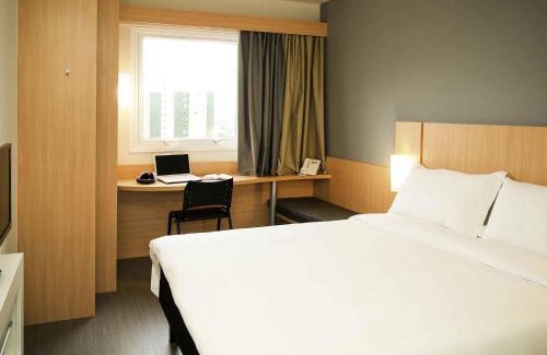 Centro Hotel | Discover ibis Cascavel: Pet-Friendly with Great Amenities