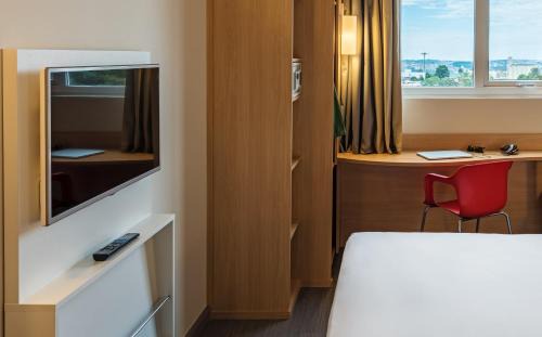 Jardins Hotel | Pet-Friendly ibis Chapeco: Guest Rated 9/10 with Great Amenities