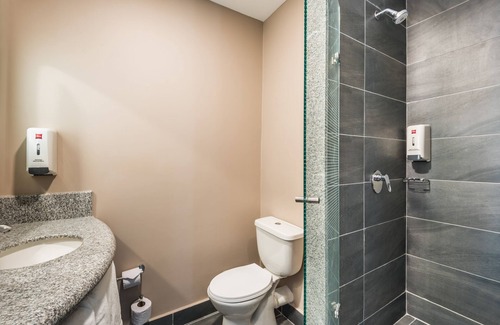 Chia Hotel | Discover ibis Chia: Accessible Comfort with Spa Amenities