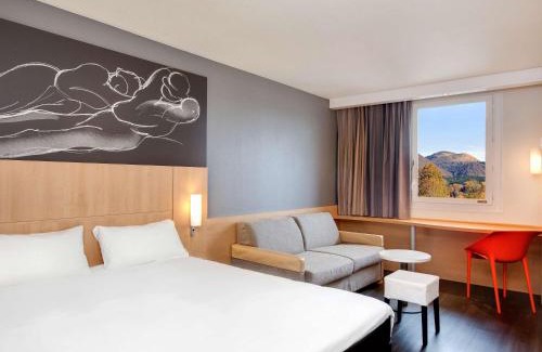 Riom Hotel | Pet-Friendly ibis Clermont Ferrand Nord Riom with Breakfast