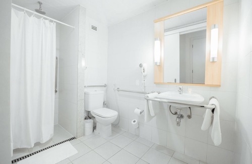 Concepcion Hotel | Discover ibis Concepcion: Enjoy Spa Services and Breakfast