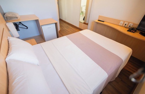 Bairro do Comercio Hotel | Discover ibis Contagem Ceasa: Great Amenities & High Ratings