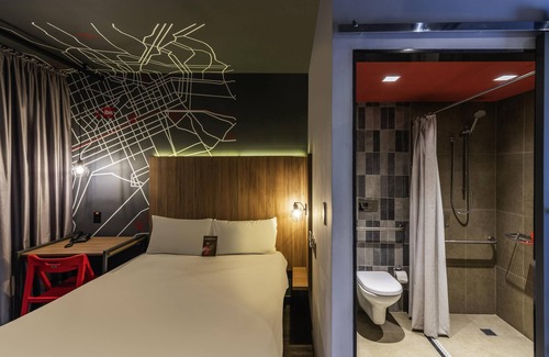 Batel Hotel | Discover ibis Curitiba Batel: Rated 8.6 with Spa & Dining