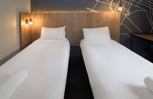 Batel Hotel | Discover ibis Curitiba Batel: Rated 8.6 with Spa & Dining