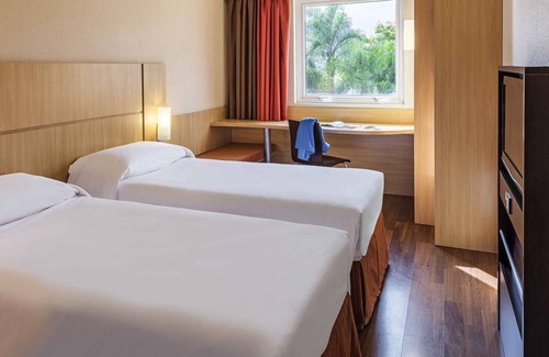 Aguas Belas Hotel | Discover ibis Curitiba Aeroporto: Top-Rated Stay with Spa