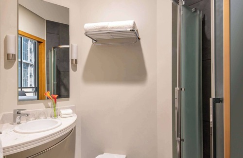 Al Muntazah Hotel | Explore Ibis Doha: Guest Rated 8.6 & Family-Friendly Amenities