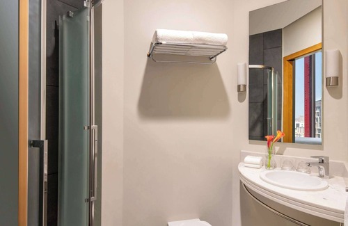 Al Muntazah Hotel | Explore Ibis Doha: Guest Rated 8.6 & Family-Friendly Amenities