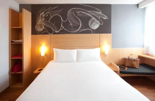 Old Town Hotel | Pet-Friendly Stay at ibis Edinburgh Centre South Bridge