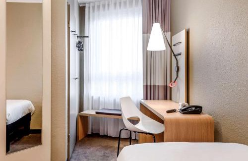 Gutleutviertel Hotel | Comfortable Stay at ibis Frankfurt Centrum with Great Amenities