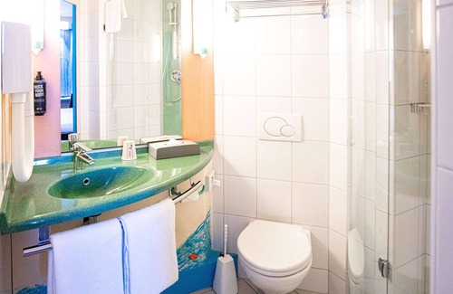 Granges-Paccot Hotel | Ideal Stay at ibis Fribourg with Spa and Breakfast Options