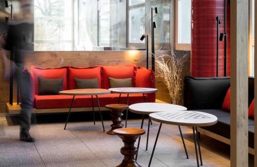 Cointrin Hotel | Pet-Friendly ibis Genève Aéroport: Family Comfort Awaits