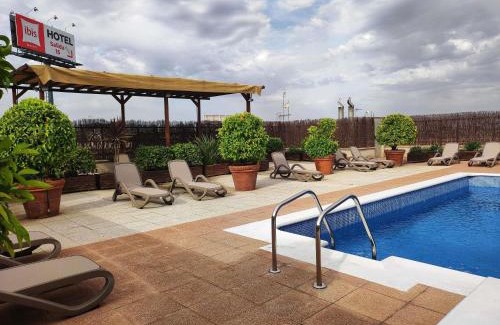 Armilla Hotel | Discover Ibis Granada: Pet-Friendly Hotel with Pool Access