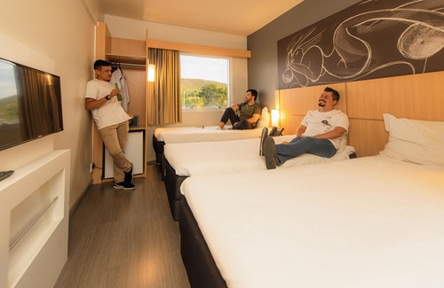 Guaratingueta Hotel | Discover Ibis Guaratinguetá with Spa and Breakfast Included