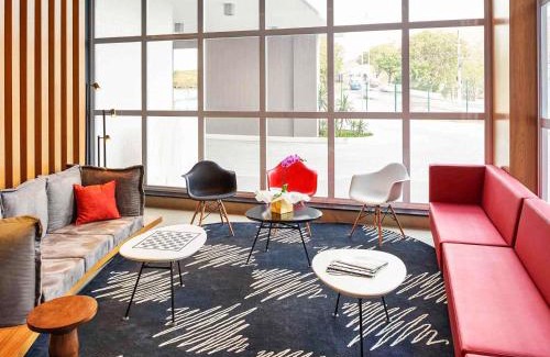 Guaratingueta Hotel | Pet-Friendly Ibis Guaratingueta: Perfect for Family Stays