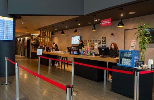 Guarulhos City Centre Hotel | Convenient ibis Guarulhos Aeroporto: Pet-Friendly Comfort