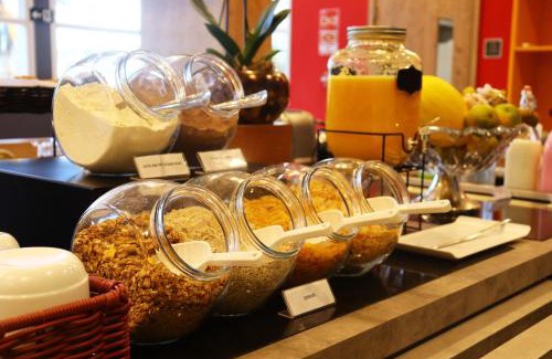 Guaxupe Hotel | Discover Ibis Guaxupe: Pet-Friendly & Family-Ready Stay