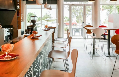Alicante Hotel | Convenient Ibis Hotel Alicante with Spa and Family Amenities