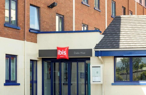 Clondalkin Hotel | Pet-Friendly Ibis Hotel Dublin: Ideal for Families