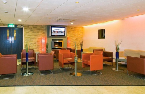 Clondalkin Hotel | Pet-Friendly Ibis Hotel Dublin: Ideal for Families